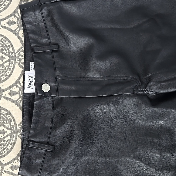 Princess Polly Macey Black Faux Leather Pants - Picture 11 of 12